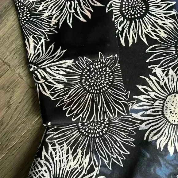 🔥MUNTHE🔥 | Blue long sleeve with daisies - Picture 3 of 10